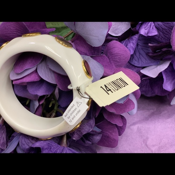 Plastic Bangle - Picture 3 of 5